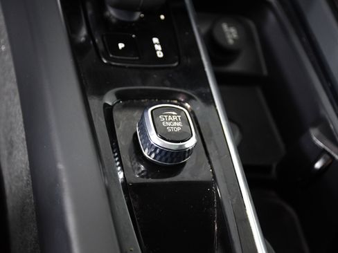 Used 2024 Volvo XC60 B5 Plus image 19