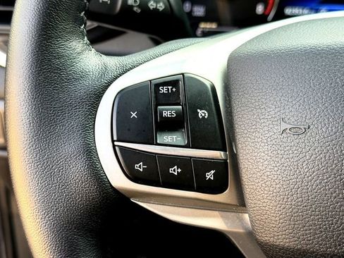 Certified 2021 Ford Explorer XLT image 13