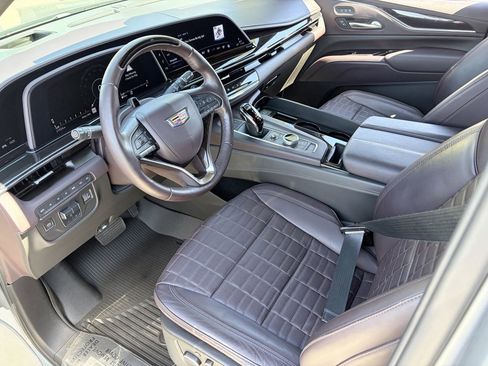 Certified 2023 Cadillac Escalade ESV Premium Luxury Platinum w/ LPO, Radiant Package AWD/4WD image 19