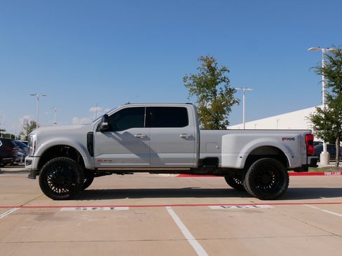 Used 2025 Ford F450 Platinum w/ FX4 Off-Road Package AWD/4WD image 6