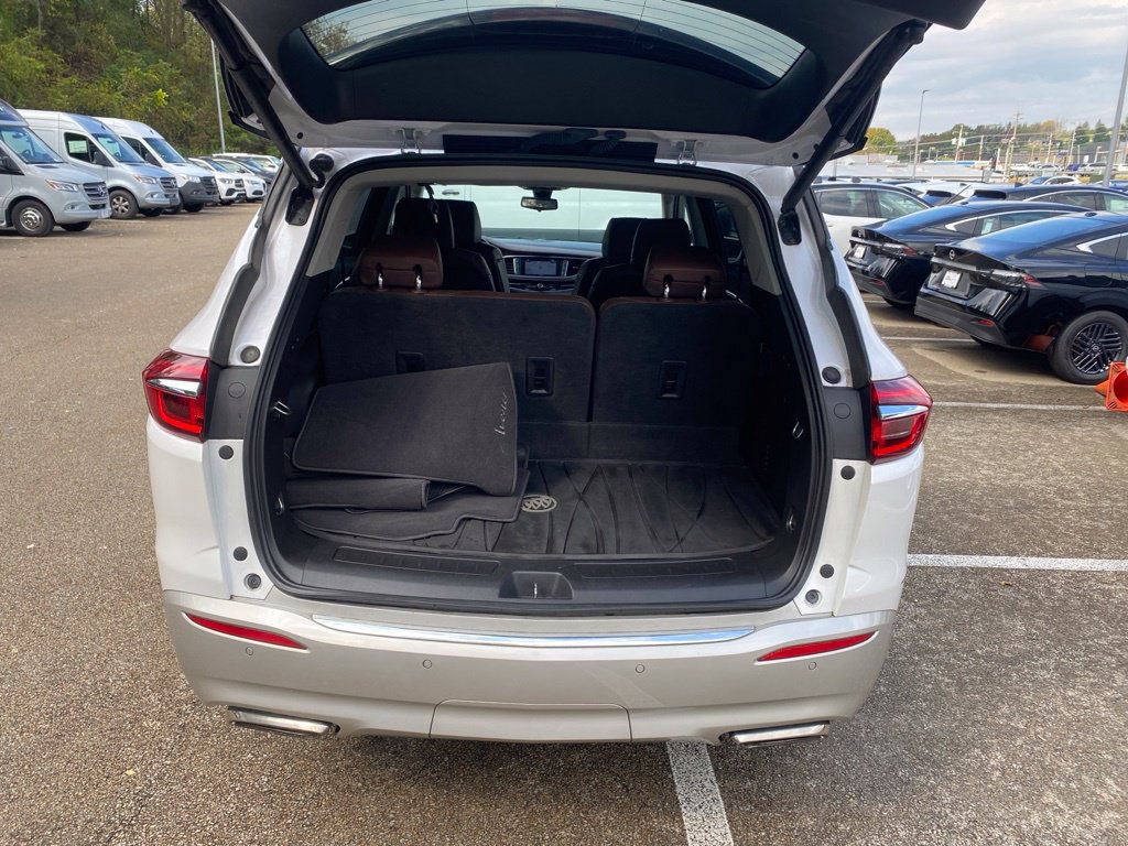 Used 2018 Buick Enclave Avenir w/ Avenir Technology Package AWD/4WD image 25