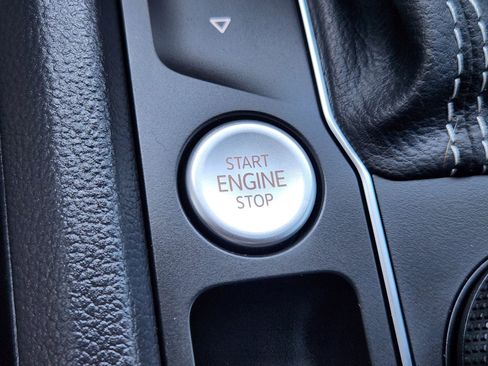 Used 2022 Volkswagen Atlas Cross Sport SEL R-Line image 24