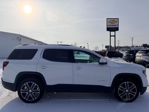 Used 2023 GMC Acadia SLT w/ Preferred Package image 6