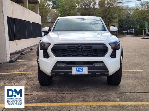 Used 2024 Toyota Tacoma TRD Off-Road image 2