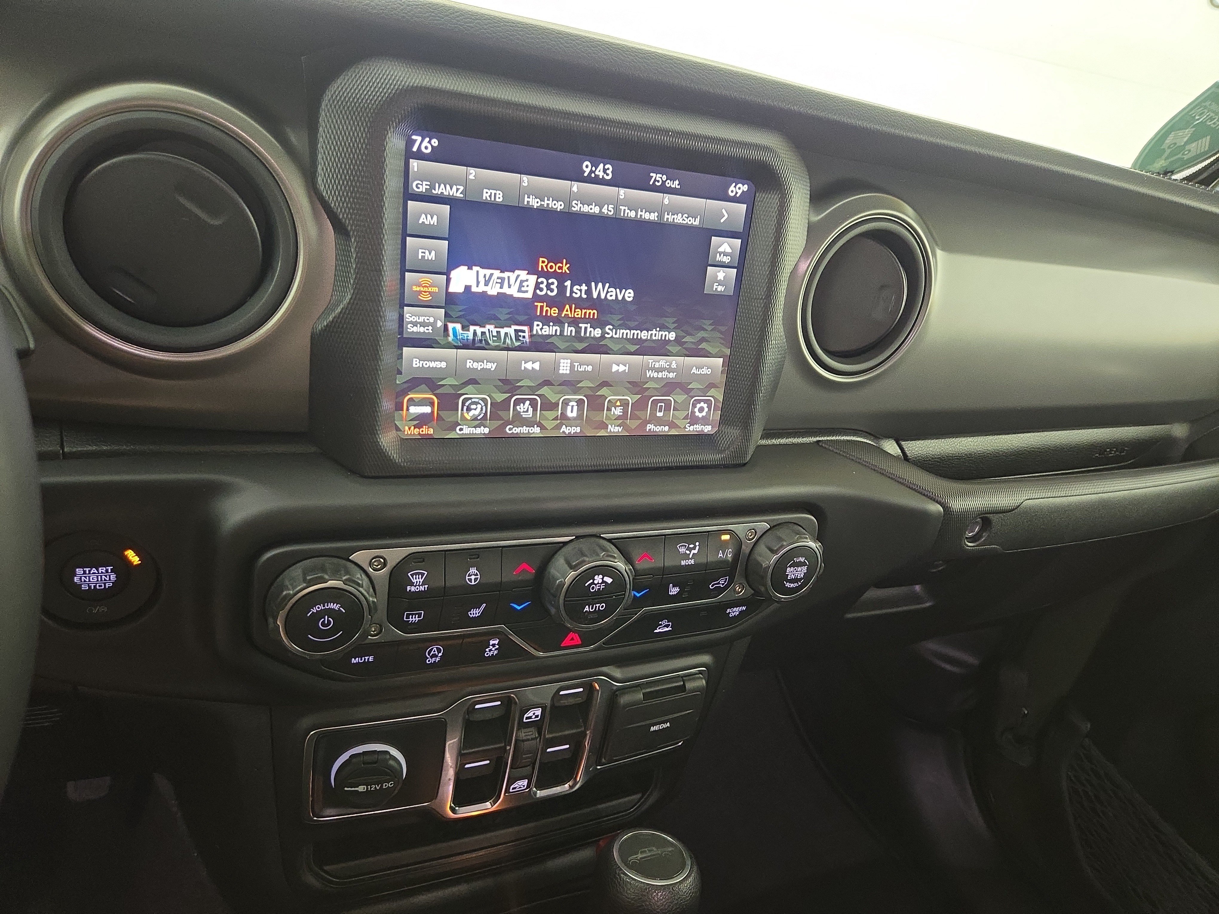 Used 2022 Jeep Gladiator Overland AWD/4WD image 23