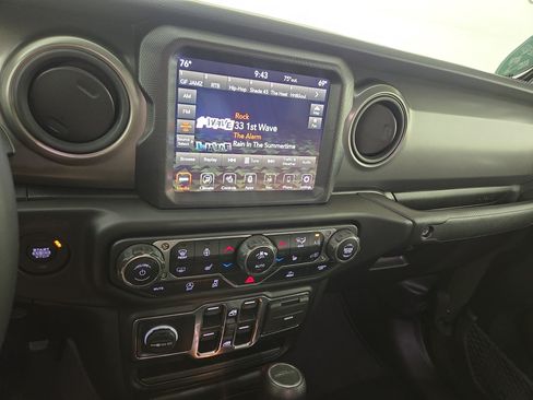 Used 2022 Jeep Gladiator Sport AWD/4WD image 23