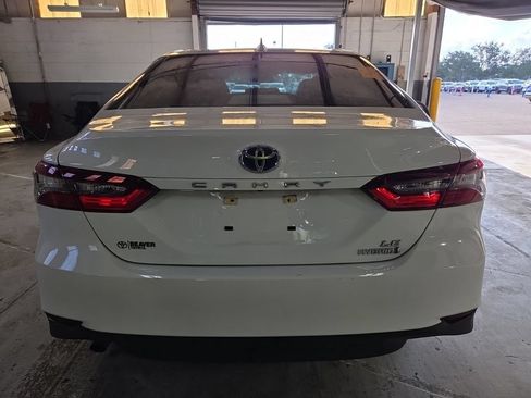 Used 2021 Toyota Camry LE FWD image 5