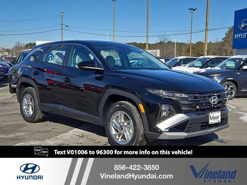 Used 2025 Hyundai Tucson SE AWD/4WD image 1