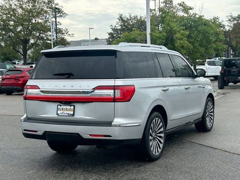 Used 2019 Lincoln Navigator Reserve image 4
