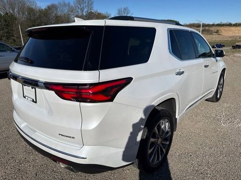 Used 2023 Chevrolet Traverse Premier AWD/4WD image 6