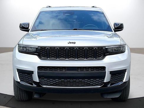 Used 2024 Jeep Grand Cherokee L Laredo AWD/4WD image 3