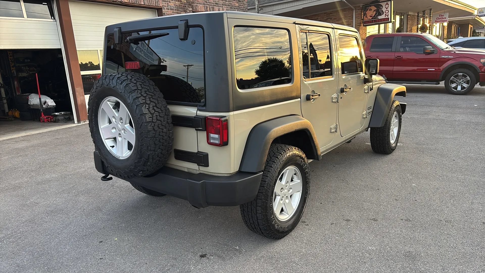 Used 2017 Jeep Wrangler Unlimited Sport w/ Quick Order Package 24S AWD/4WD image 15