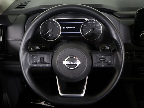 Used 2024 Nissan Pathfinder S image 37