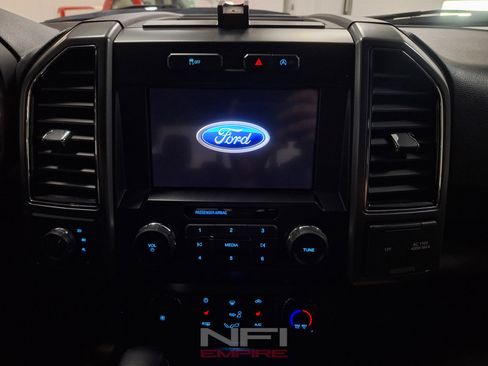 Used 2019 Ford F150 XLT w/ Equipment Group 302A Luxury AWD/4WD image 18