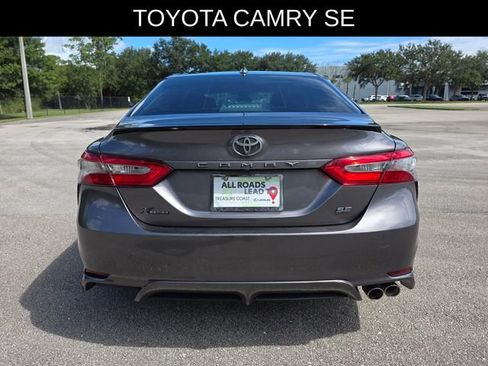 Used 2019 Toyota Camry SE FWD image 4