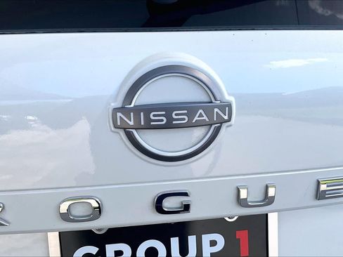 Certified 2023 Nissan Rogue SL w/ SL Premium Package FWD image 31