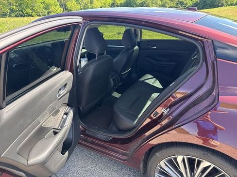 Used 2024 Nissan Altima 2.5 SL FWD image 6