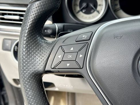 Used 2014 Mercedes-Benz E 350 4MATIC Sedan image 25