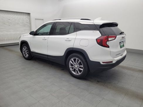 Used 2022 GMC Terrain SLT w/ Tech Package image 3