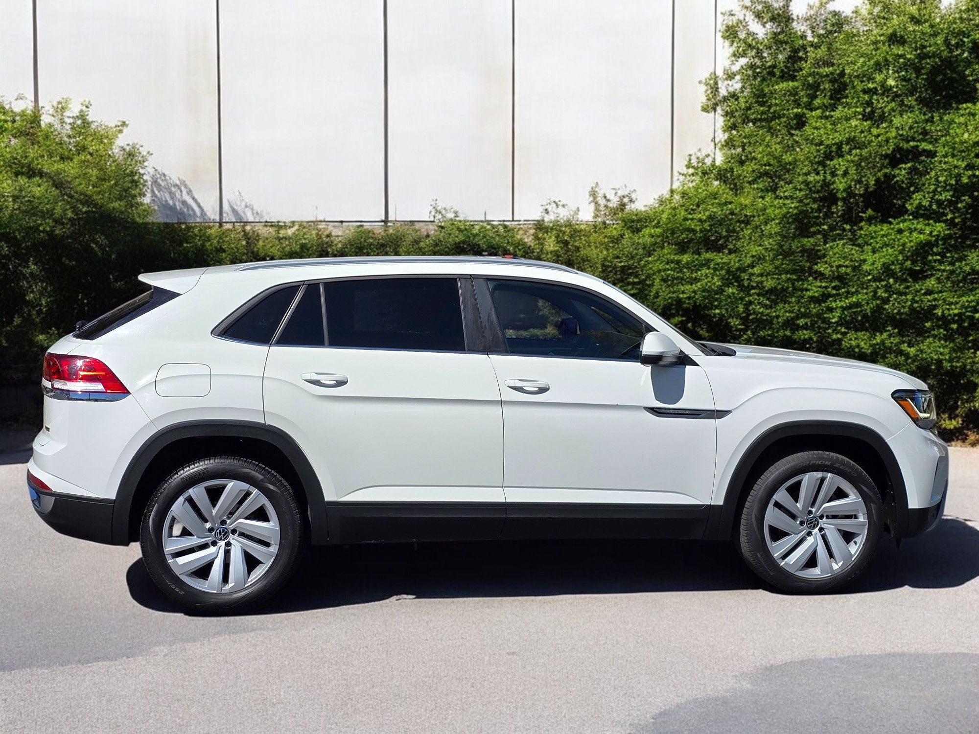 Used 2021 Volkswagen Atlas Cross Sport SE AWD/4WD image 10