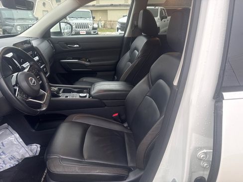 Used 2023 Nissan Pathfinder SL image 22