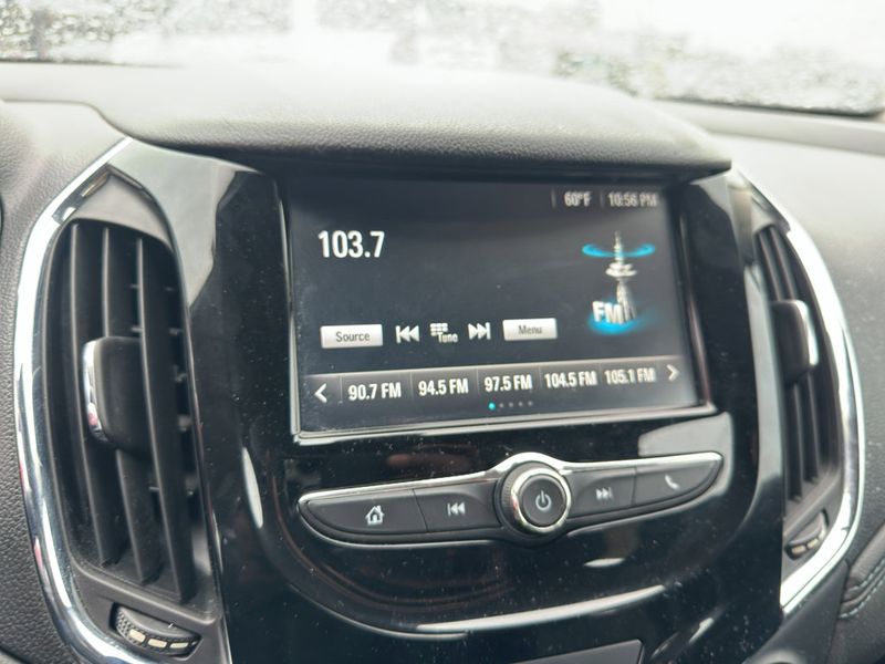 Used 2017 Chevrolet Cruze Premier image 1