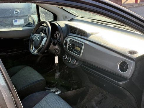 Used 2012 Toyota Yaris LE image 19