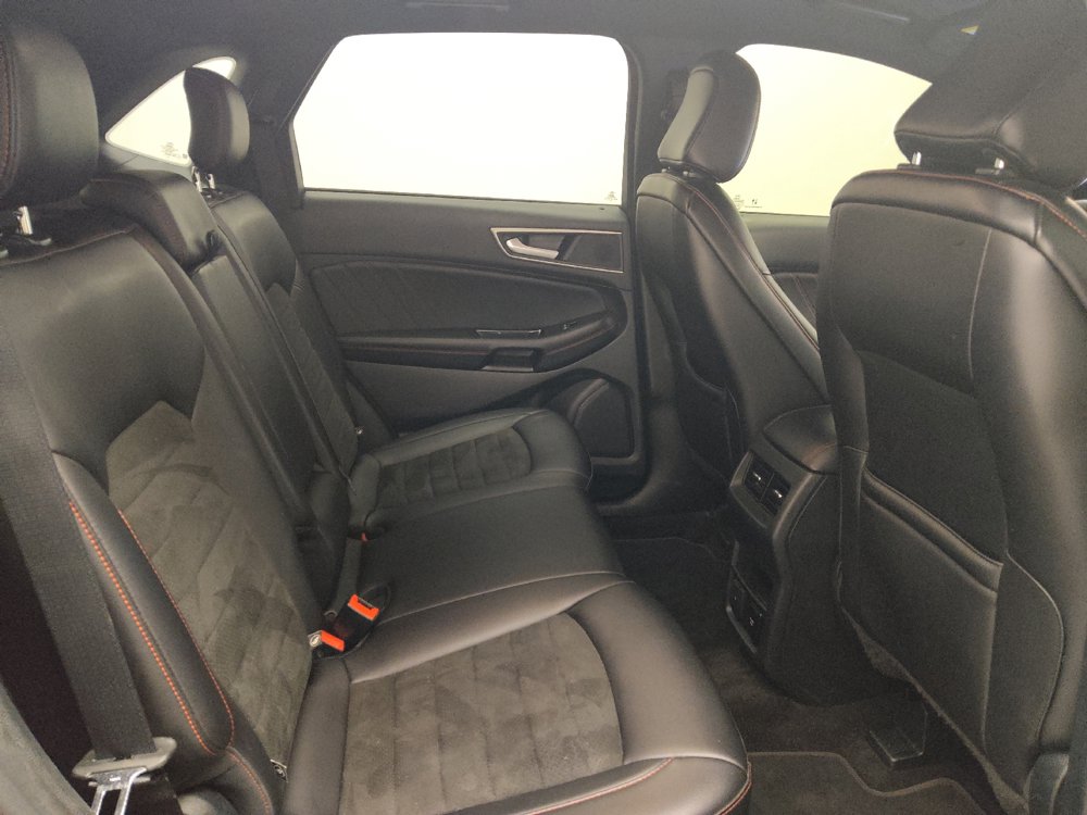 Used 2020 Ford Edge ST-Line w/ Cold Weather Package FWD image 19