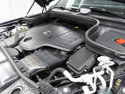 Used 2025 Mercedes-Benz GLS 450 4MATIC image 26