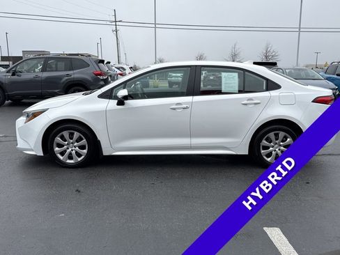 Used 2025 Toyota Corolla LE image 10