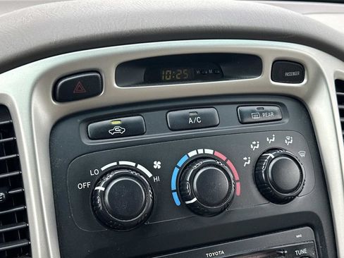 Used 2004 Toyota Highlander 4WD V6 image 25