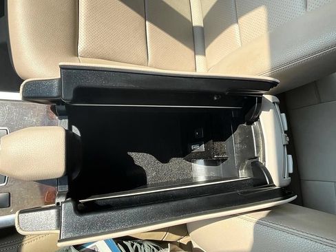 Used 2014 Mercedes-Benz E 350 4MATIC Sedan image 29