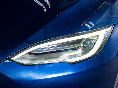 Used 2021 Tesla Model S Plaid image 13