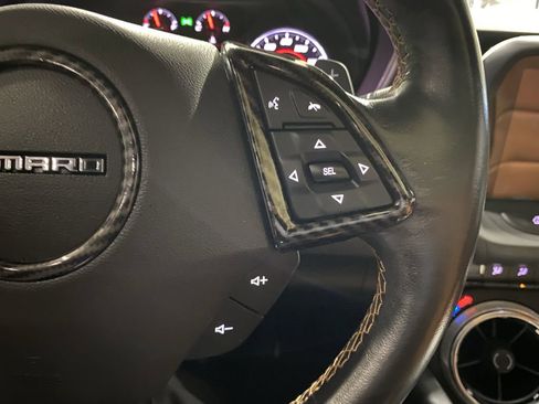 Used 2018 Chevrolet Camaro LT RWD image 10