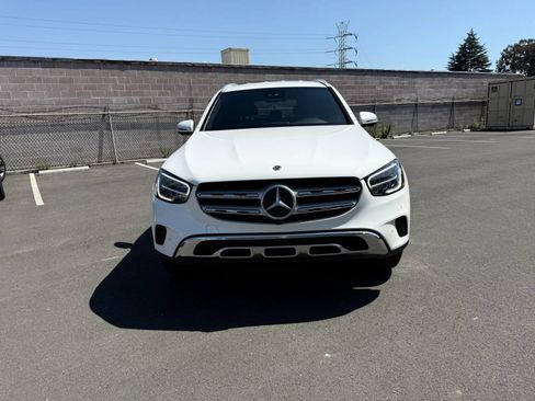 Used 2022 Mercedes-Benz GLC 300 w/ Multimedia Package Lite image 2