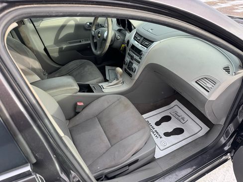 Used 2010 Chevrolet Malibu LS image 11