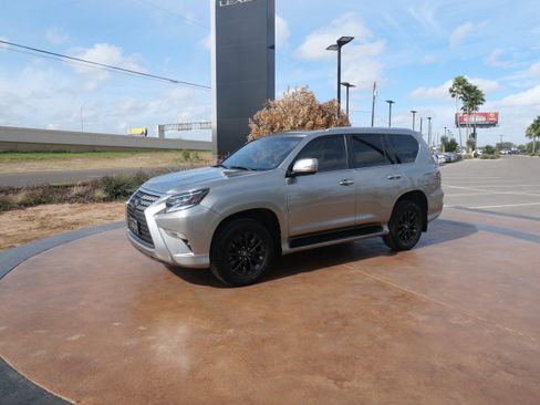 Certified 2023 Lexus GX 460 Premium w/ Premium Plus Package image 5