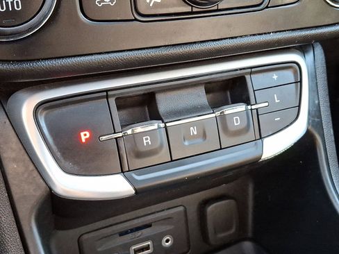 Certified 2022 GMC Terrain SLT w/ Tech Package image 12