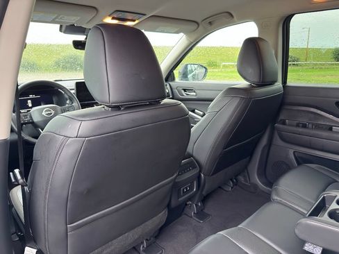 Used 2026 Nissan Pathfinder SL AWD/4WD image 28