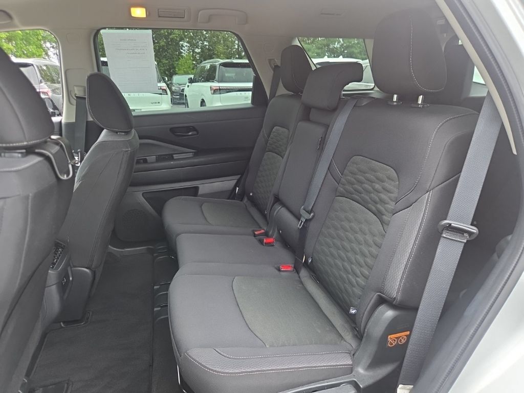 Used 2024 Nissan Pathfinder SV AWD/4WD image 29