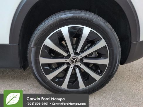Used 2020 Mercedes-Benz GLB 250 4MATIC image 30