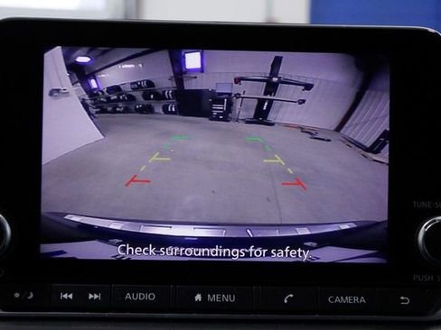 Used 2023 Nissan Rogue SV image 32