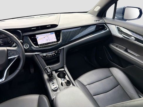 Certified 2024 Cadillac XT6 Premium Luxury FWD image 28