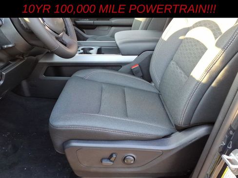 New 2026 RAM 1500 4x4 Crew Cab image 11