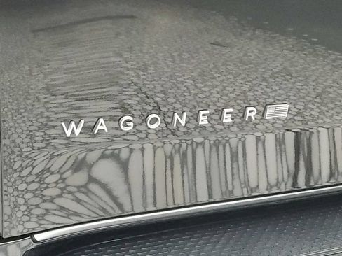 Used 2024 Jeep Wagoneer Series II w/ Flexible Seating Group RWD image 8