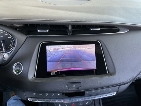 Used 2019 Cadillac XT4 Premium Luxury w/ Cold Weather Package image 10