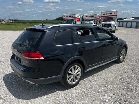 Used 2019 Volkswagen Golf Alltrack S AWD/4WD image 3