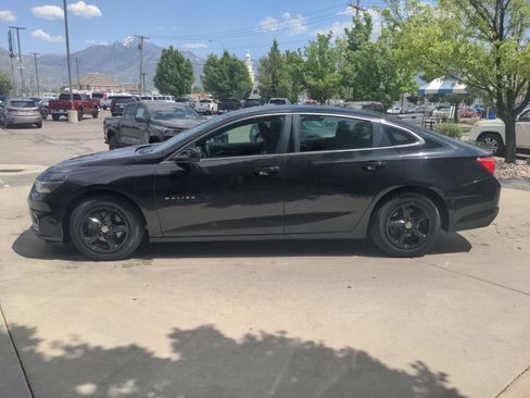 Used 2018 Chevrolet Malibu LS image 3