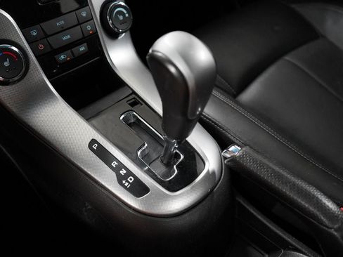 Used 2011 Chevrolet Cruze LTZ FWD image 15