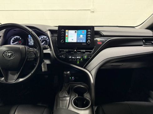 Used 2022 Toyota Camry SE FWD image 18
